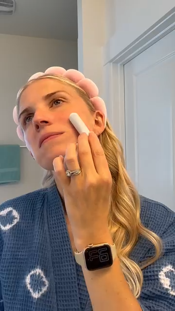 <p>fresh and smooth face</p>